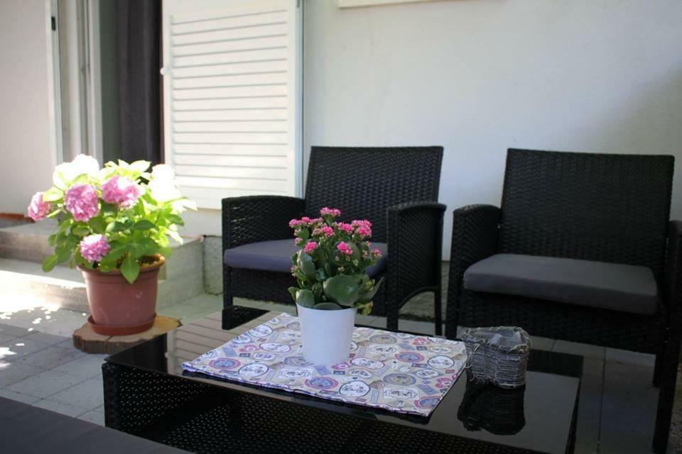 Apartments Holiday Baška Voda Exterior foto