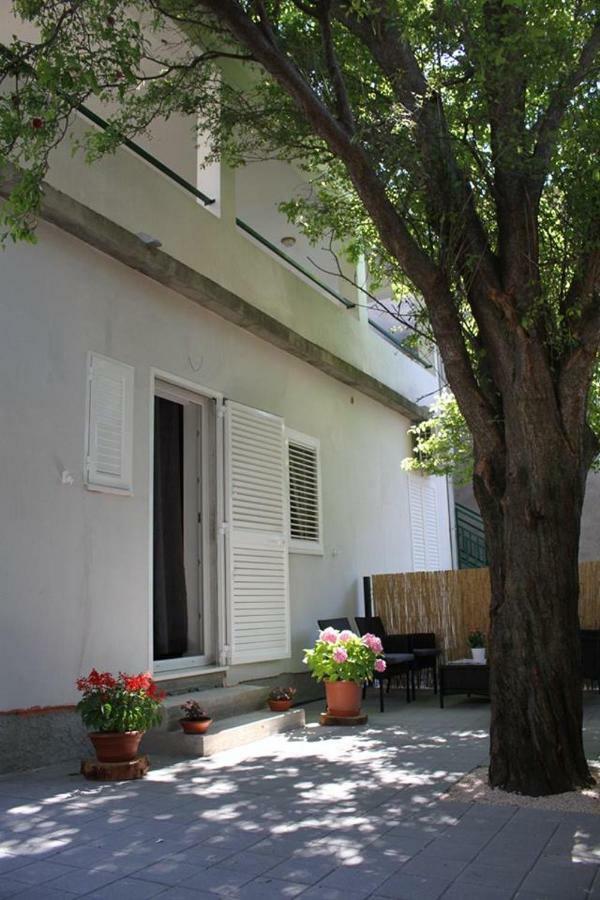 Apartments Holiday Baška Voda Exterior foto